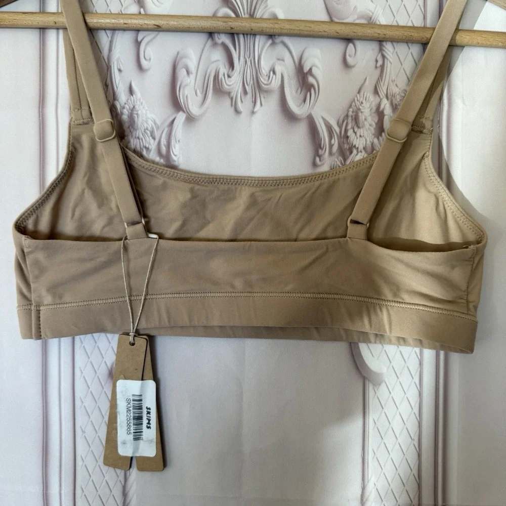 SKIMS Fits Everybody Scoop Neck Bralette Bra In Clay Wireless Size XS NWT